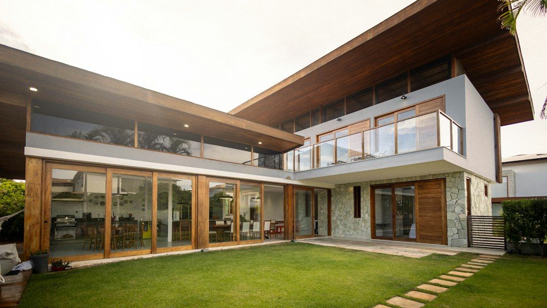 A Santa Cruz area home after a full residential window cleaning visit